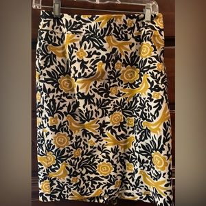 Ann Taylor Factory Skirt. Size 4. Black and mustard color print.